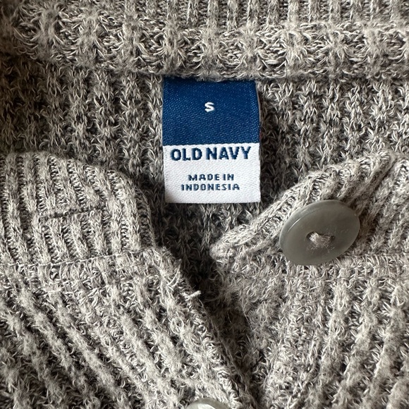 Old Navy gray cropped waffle knit sweater, size small - Picture 3 of 4